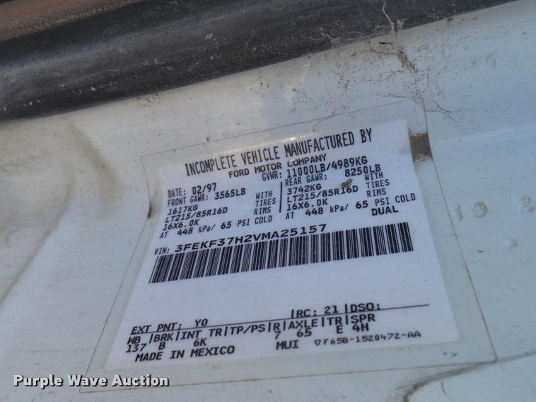 image for item DB2343 1997 Ford F350 XL flatbed pickup truck