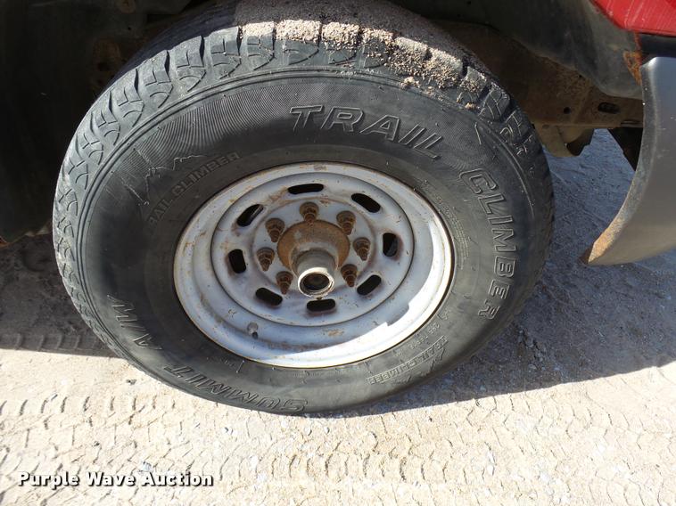 image for item DB2344 2000 Ford F350 Super Duty XL SuperCab utility truck