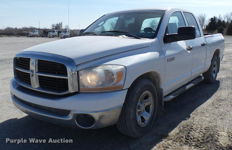 image for item DB2347 2006 Dodge Ram 1500 SLT Quad Cab pickup truck
