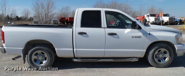 image for item DB2347 2006 Dodge Ram 1500 SLT Quad Cab pickup truck