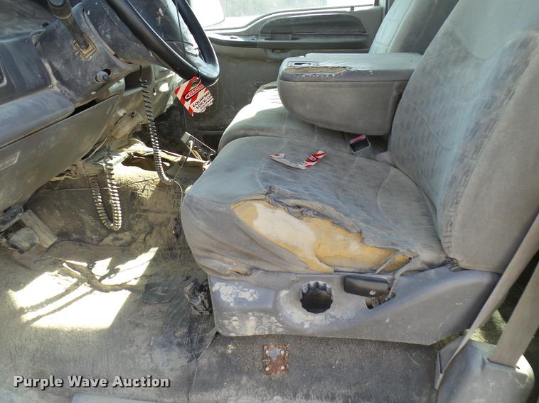 image for item DB2353 1999 Ford F250 Super Duty SuperCab flatbed pickup truck