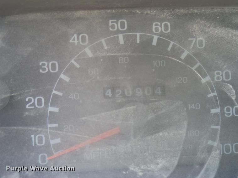 image for item DB2353 1999 Ford F250 Super Duty SuperCab flatbed pickup truck