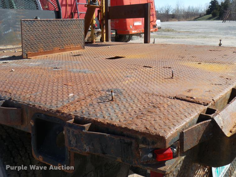 image for item DB2353 1999 Ford F250 Super Duty SuperCab flatbed pickup truck