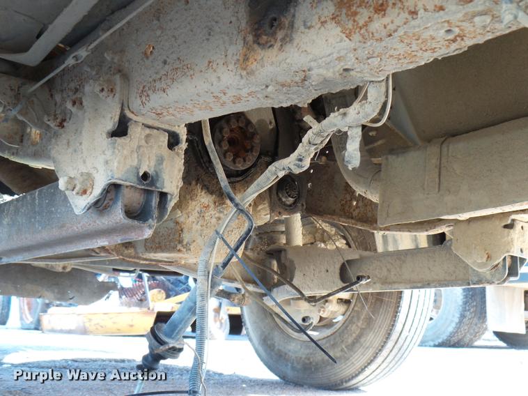 image for item DB2353 1999 Ford F250 Super Duty SuperCab flatbed pickup truck