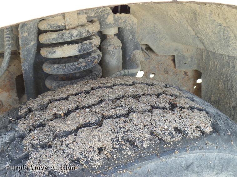 image for item DB2353 1999 Ford F250 Super Duty SuperCab flatbed pickup truck