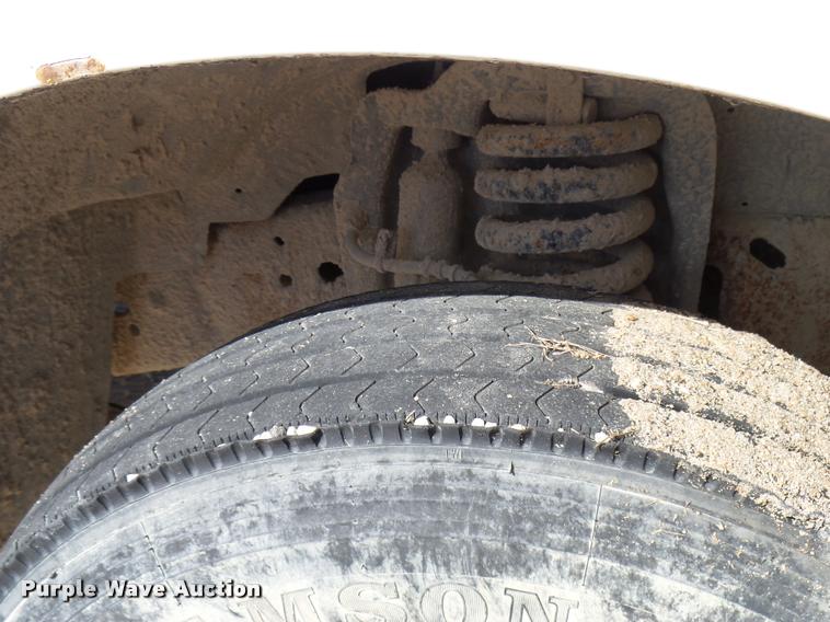 image for item DB2353 1999 Ford F250 Super Duty SuperCab flatbed pickup truck