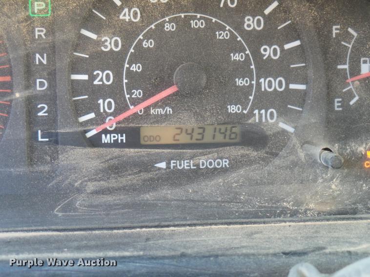 image for item DB2373 1999 Toyota Sienna XLE van