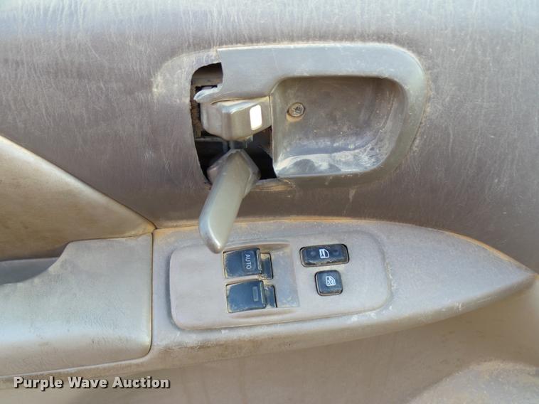 image for item DB2373 1999 Toyota Sienna XLE van