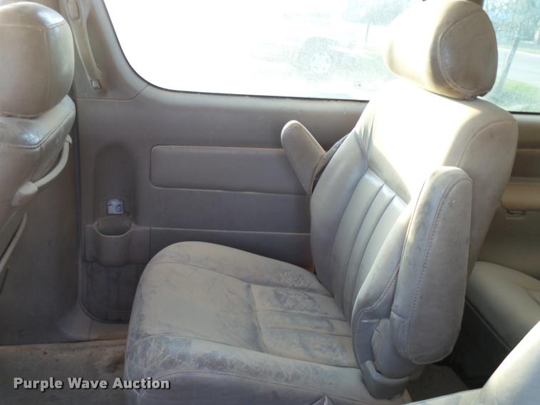 image for item DB2373 1999 Toyota Sienna XLE van