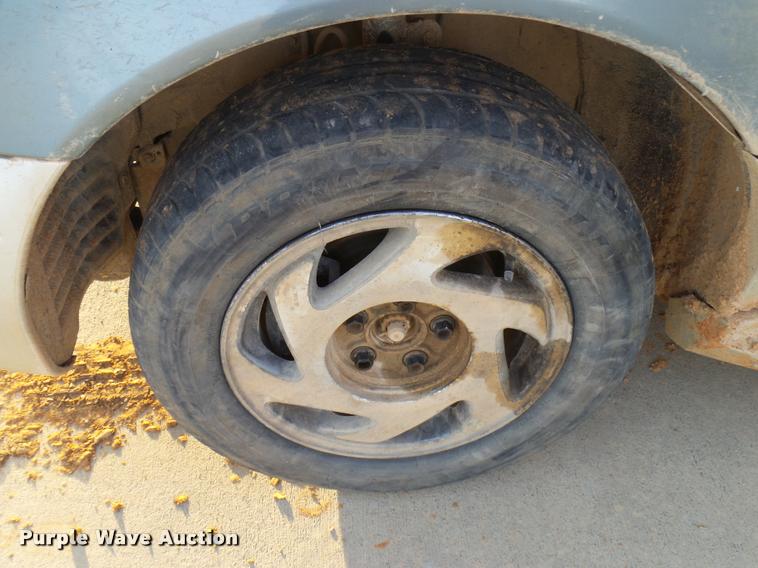 image for item DB2373 1999 Toyota Sienna XLE van