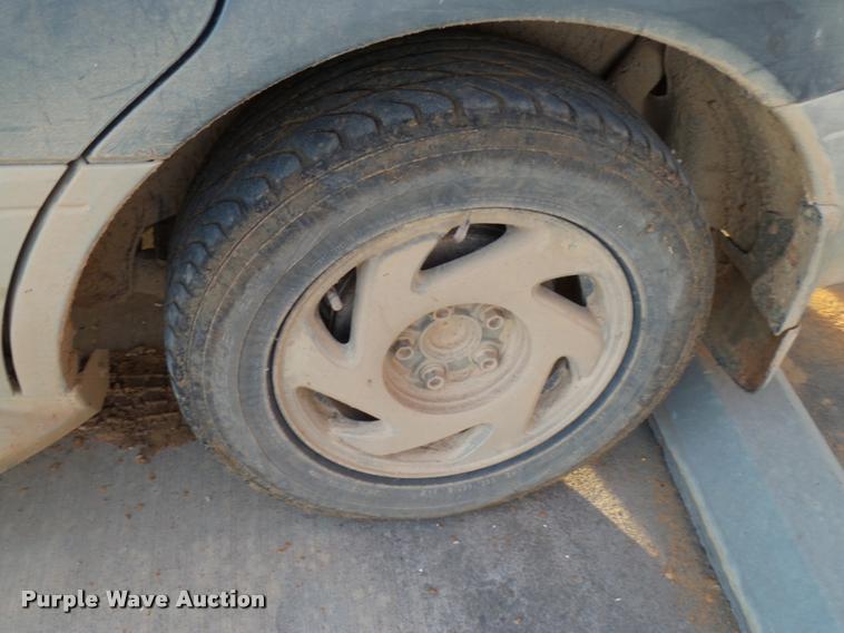 image for item DB2373 1999 Toyota Sienna XLE van