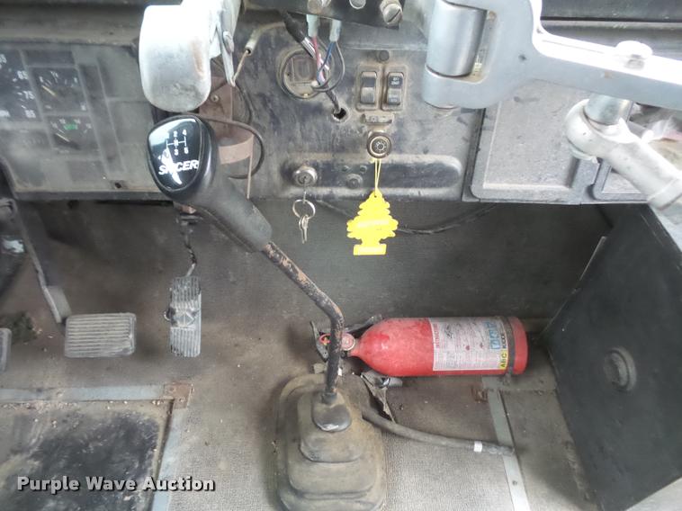 image for item DB2995 1996 International 3800 school bus