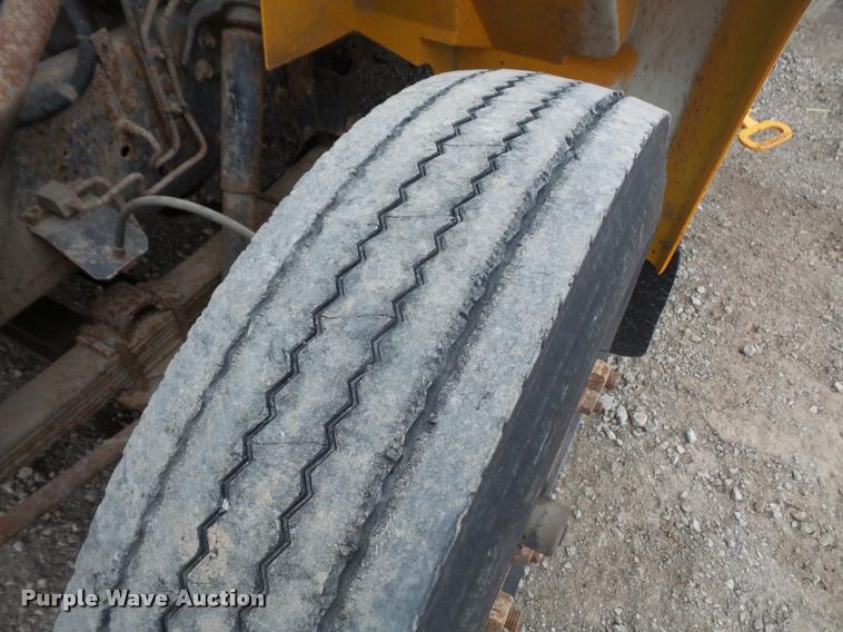 image for item DB2995 1996 International 3800 school bus