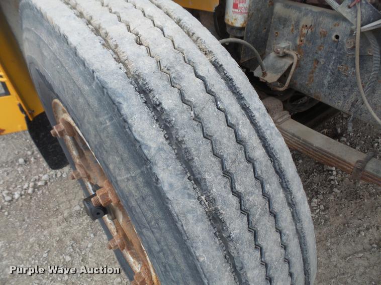 image for item DB2995 1996 International 3800 school bus