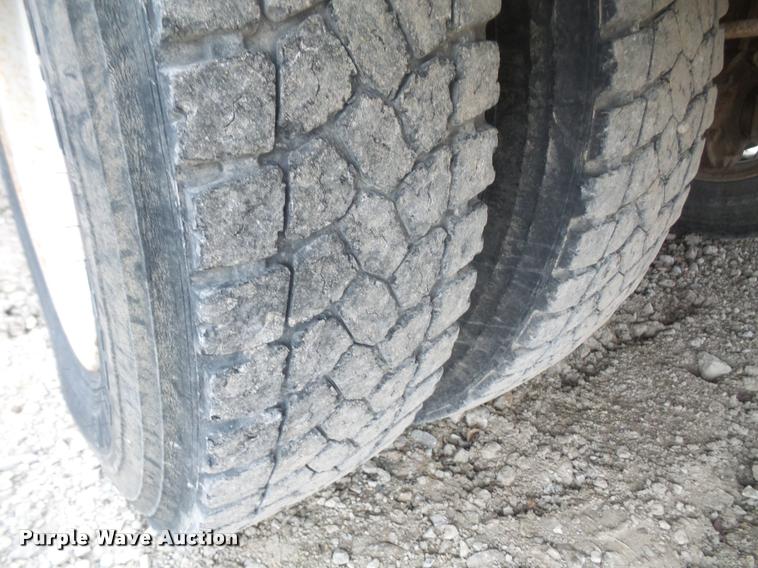 image for item DB2995 1996 International 3800 school bus