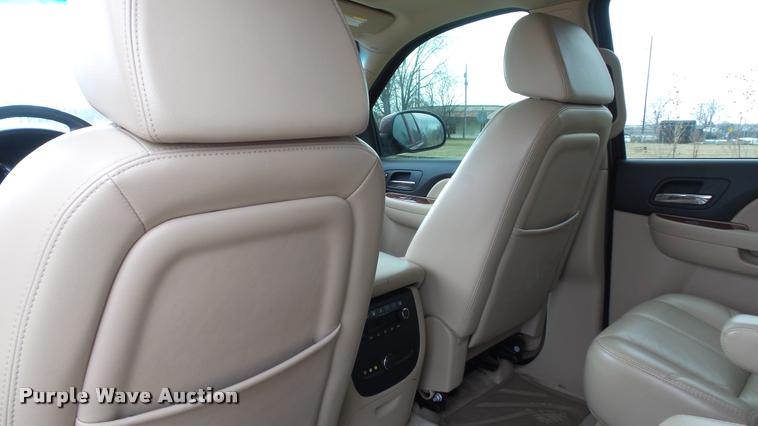 image for item DB3793 2007 Chevrolet Suburban 1500 SUV