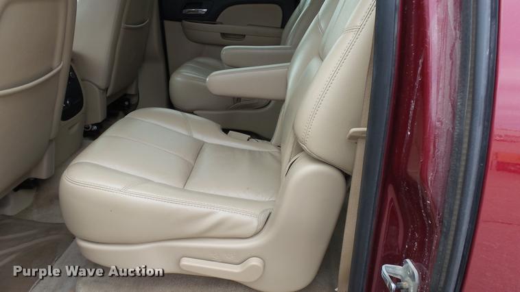 image for item DB3793 2007 Chevrolet Suburban 1500 SUV