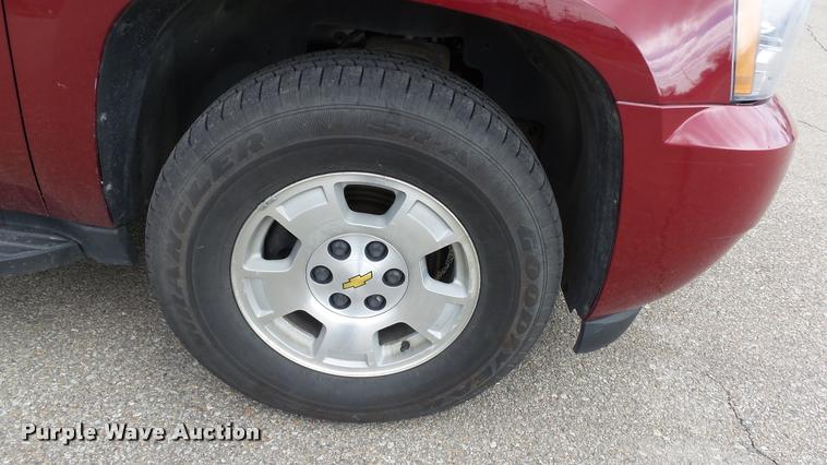 image for item DB3793 2007 Chevrolet Suburban 1500 SUV