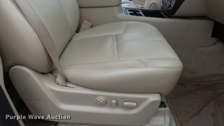 image for item DB3793 2007 Chevrolet Suburban 1500 SUV