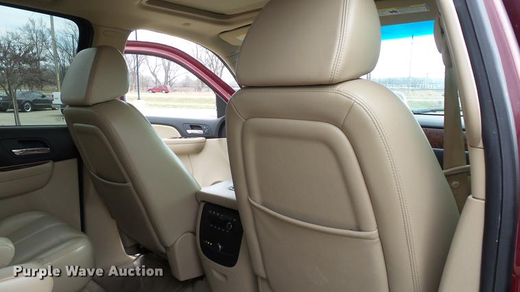 image for item DB3793 2007 Chevrolet Suburban 1500 SUV