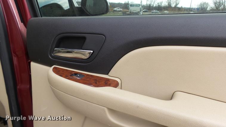image for item DB3793 2007 Chevrolet Suburban 1500 SUV