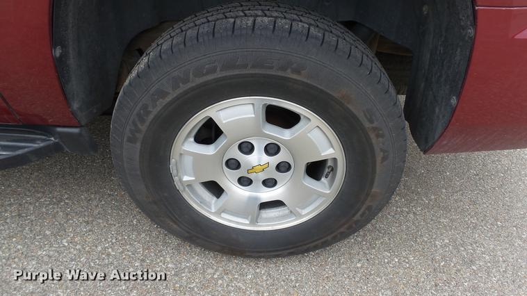 image for item DB3793 2007 Chevrolet Suburban 1500 SUV