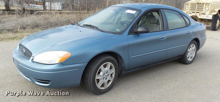 image for item DB3794 2006 Ford Taurus SE