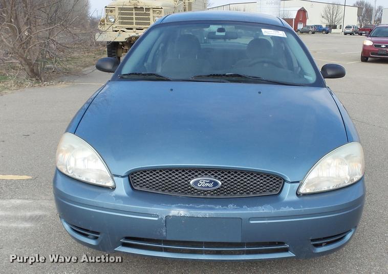 image for item DB3794 2006 Ford Taurus SE