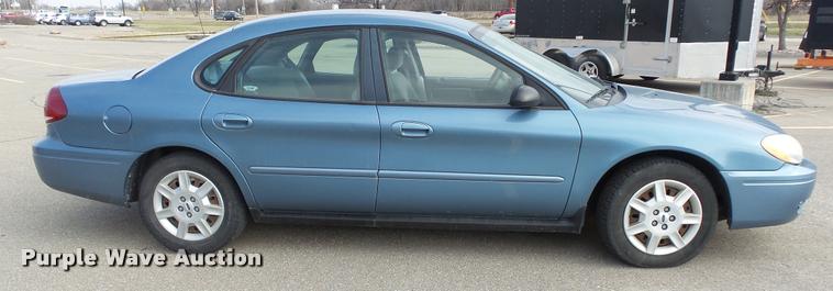 image for item DB3794 2006 Ford Taurus SE