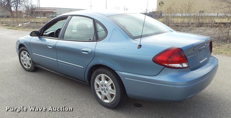 image for item DB3794 2006 Ford Taurus SE