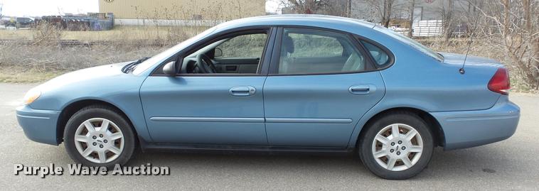 image for item DB3794 2006 Ford Taurus SE