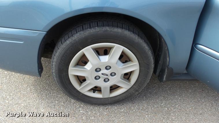 image for item DB3794 2006 Ford Taurus SE