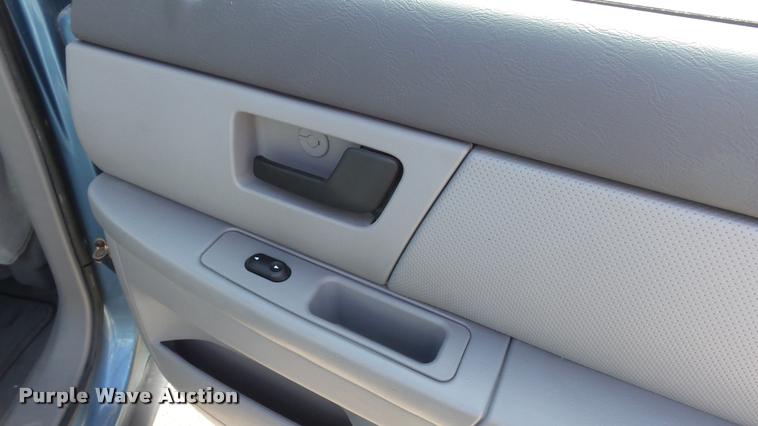 image for item DB3794 2006 Ford Taurus SE