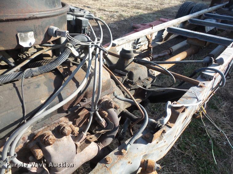 image for item DC9034 1986 Chevrolet 5.7L V8 gas engine