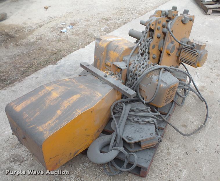 image for item DC9077 Harrington hoist with dolly