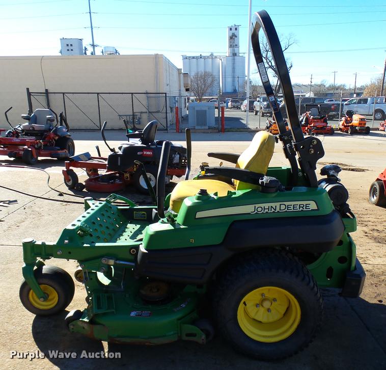 image for item DG9596 2011 John Deere 2925A Z-Track Pro lawn mower