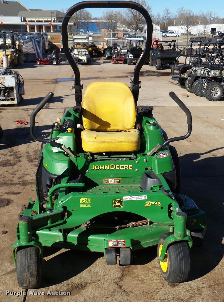 image for item DG9596 2011 John Deere 2925A Z-Track Pro lawn mower
