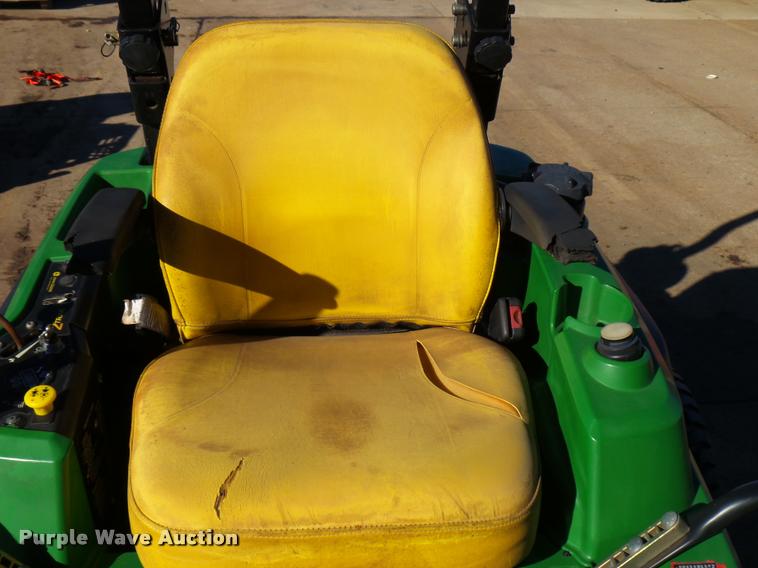 image for item DG9596 2011 John Deere 2925A Z-Track Pro lawn mower