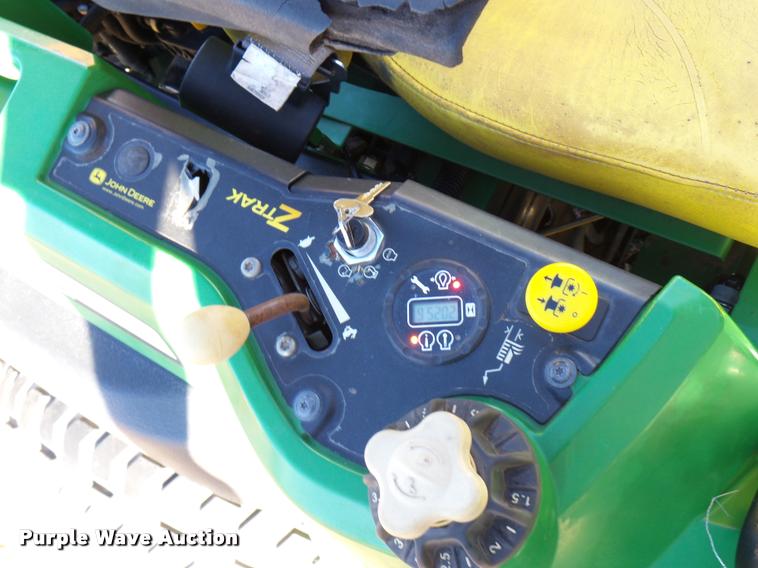 image for item DG9596 2011 John Deere 2925A Z-Track Pro lawn mower