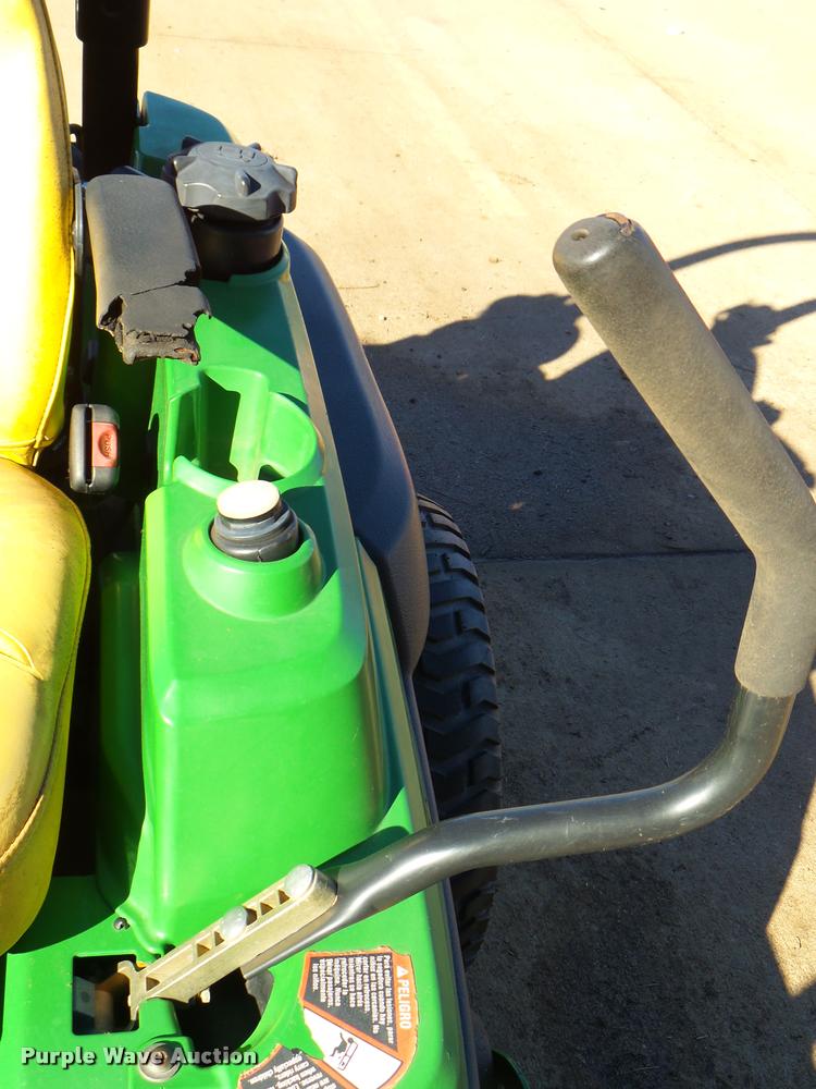 image for item DG9596 2011 John Deere 2925A Z-Track Pro lawn mower