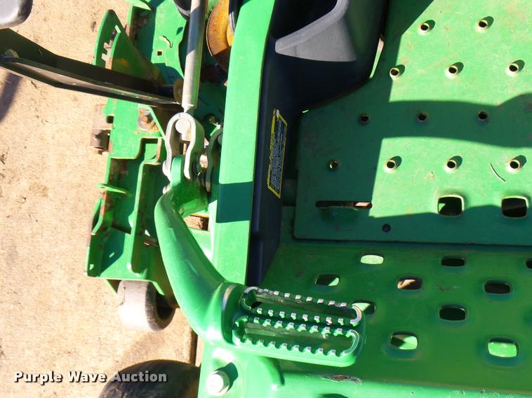 image for item DG9596 2011 John Deere 2925A Z-Track Pro lawn mower
