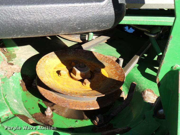 image for item DG9596 2011 John Deere 2925A Z-Track Pro lawn mower
