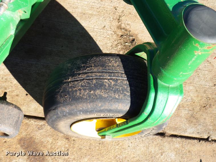 image for item DG9596 2011 John Deere 2925A Z-Track Pro lawn mower