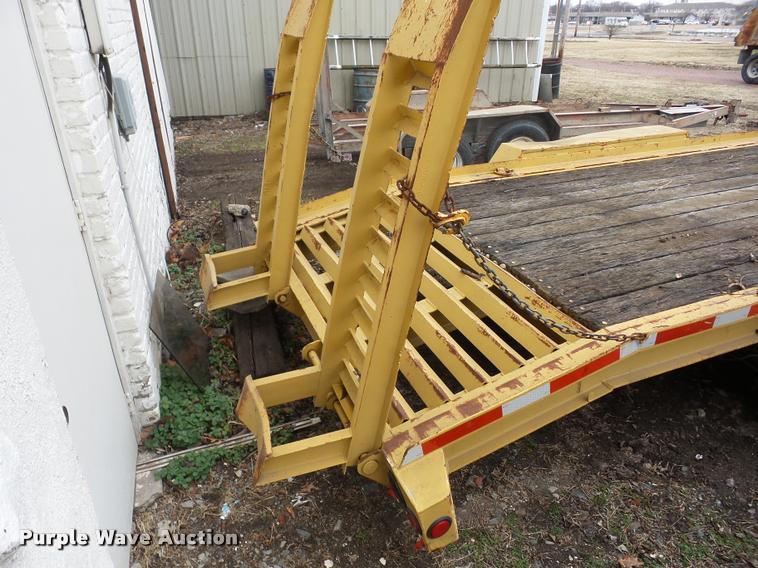 image for item F3162 1999 Redi Haul equipment trailer