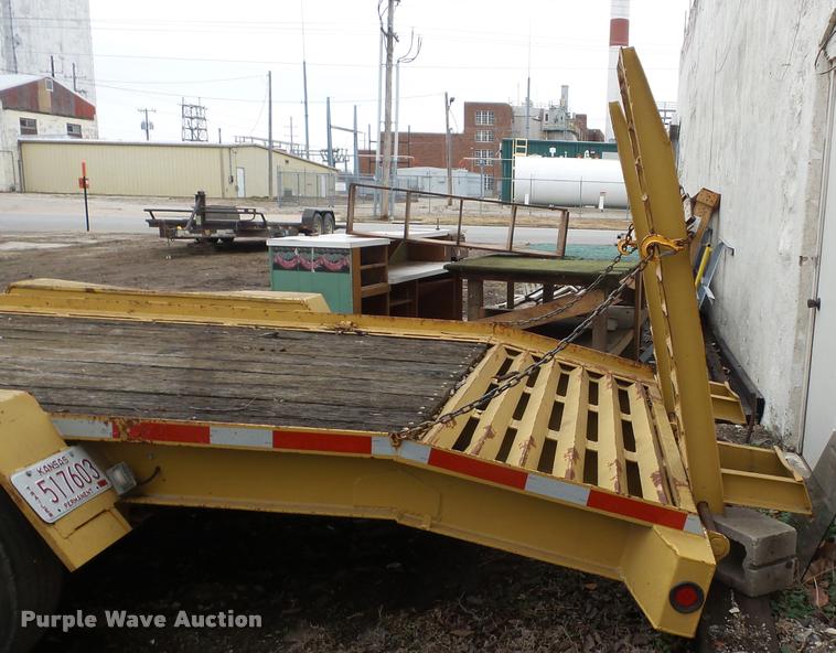 image for item F3162 1999 Redi Haul equipment trailer