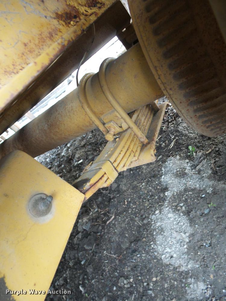 image for item F3162 1999 Redi Haul equipment trailer