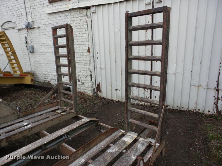 image for item F4282 1981 Belshe utility trailer