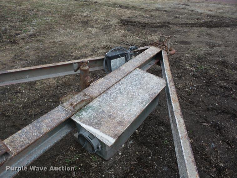 image for item F4282 1981 Belshe utility trailer