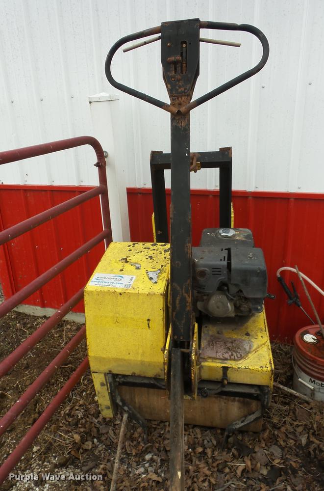 image for item F4418 Wacker RSS 800A roller