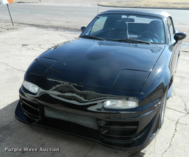 image for item J8757 1990 Mazda MX-5 Miata convertible